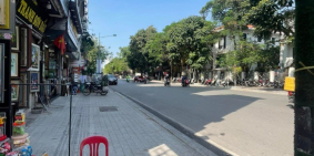 Mặt Phố Đội Cấn - Ba Đình,DT 36M, MT 5.2M, giá 10.6 tỷ