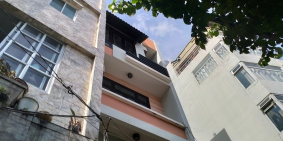 Bán nhà HXH2 mặt tiền hẻm Nguyễn Xí, đúc kiên cố 68m2, 5 tầng, 9.5 tỷ.