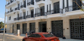 chỉ 1 tỷ nhận nhà vào ở liền  nhà 3 tấm rưỡi  bình hưng hòa b