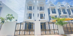 Do dịch nên cần bán căn nhà chính chủ như hình, sổ hồng có sẵn, full nội thất ️️