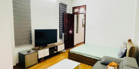 Bán nhà Lạc Long Quân, Tây Hồ mặt ngõ thông 35m2, 5T, giá chỉ 4.2 tỷ.