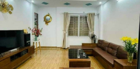 Bán nhà Lạc Long Quân, Tây Hồ gần Hồ, giá cực rẻ 47m2, 5T chỉ nhỉnh 4 tỷ.