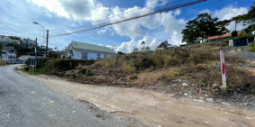 Bán lô đất view đẹp mặt tiền đường chính Trịnh Hoài Đức, p11 đà lạt