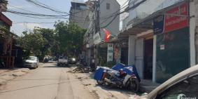 Bán 240m2 đất phố Giải Phóng, mặt tiền 12m, vỉa hè 2 bên, ô tô tránh