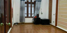 Bán nhà 4 tầng mặt phố Cao Bá Quát, TP HD 72m2, mt 4m, 3 ngủ, gara, nhà đẹp, đườ