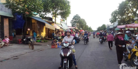 Vợ chồng già muốn bán lại căn nhà đang ở và lô đất để về quê giá đầu tư ngay chợ