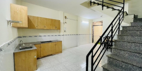 Lỗ FLC Bán tháo nhà CMT8 P.13 Q.10 3 lầu BTCT 5.099 thương lượng