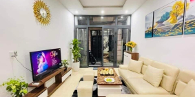 Bán nhà phố Khương Trung, 42m x 5 tầng, Gần Hồ, Ô tô