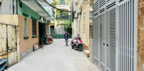 BỐ NGƯỜI YÊU  NHỜ BÁN NHÀ OTO VÀO NHÀ  NGUYỄN TRÃI 41M2 NHÀ 4 TẦNG GIÁ CHỈ 5TY