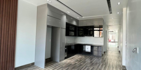 Bán nhà MP Lương Thế Vinh, khu Đông, TP HD, 80m2, 4.5 tầng, thang máy, đường 20.