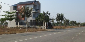 Tôi chính chủ cần bán gấp căn nhà cấp 4 và đất 300m ngay kcn chợ đầu tư buôn bán