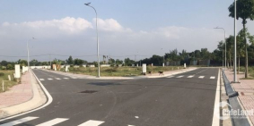 Cần bán 2 lô đất KDC chợ Đầu mối Hóc Môn. 1ty500/100m2. Mặt tiền QL22.