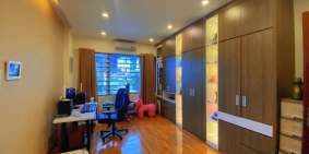 BÁN TÒA NHÀ VĂN PHÒNG APARTMENT 80M 7 TẦNG THANG MÁY PHỐ LINH LANG ,GARA Ô TÔ