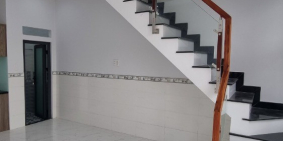 Nhà 1 trệt 1 lầu mới xây ngay ngã 3 Mỹ Hạnh liền kề hóc môn 3km