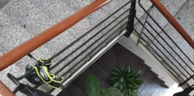 CẦN BÁN NHÀ 5 TẦNG MẶT PHỐ BẾN VÂN ĐỒN QUẬN 4