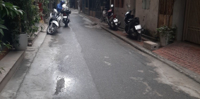 Phố Đặng Tiến Đông Ô tô qua, bán đất tặng nhà 3 tầng, ngõ thẳng , 40M  5.38 tỷ