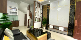 Bán nhà Trương Định, 5 tầng, ô tô đỗ cổng, sổ đỏ , 2.7 tỷ