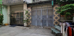 Bán Nhà Ngay Trung Tâm F17 . Dt 4.5x15.