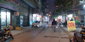 Bán nhà đường Phạm Văn Đồng, Từ Liêm 2 vỉa hè KD 50m2 giá nhỉnh 11tỷ.