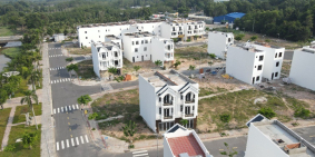 Bán lô đất 91m2 chỉ hơn tỷ6 ngay mặt tiền Dt 742, TX. Tân Uyên