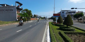 * RẺ NHƯ CHO * với lô đất mặt tiền đường Hùng Vương Tuy Hòa Phú Yên