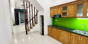 Nhà Hiếm! Ngõ Ba Gác Tránh Ngọc Lâm - Long Biên dt 42m2, mt 3.5m giá chỉ 3.2 tỷ.