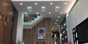 Cần bán nhà phố , đường lớn ô tô đậu thoải mái , có sổ riêng , hồ bơi , công vên