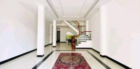 Cho thuê nhà 3 tầng mặt tiền Phan Đăng Lưu. Đà Nẵng thích hợp làm văn phòng, kin