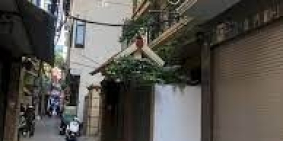 NHÀ MỚI 5T 40M2 4.4 TỶ NGÕ 43 TRUNG KÍNH CẦU GIẤY,NGÕ 2.5M,CÁCH OTO TRÁNH 30M