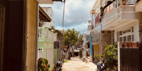 Nhà hẻm F6 – TP Đà Lạt gồm 1 trệt 2 lầu giá 5 tỷ 7, gần chợ, bệnh viện, trường h