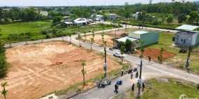 Mặt tiền đường Trần Cao Vân, cách trung tâm thành phố Tam Kỳ chỉ vài phút