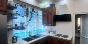 Bán nhà Nguyễn Hoàng Tôn, phân lô ô tô, dân trí tốt 50m2 giá chỉ 7.9 tỷ.