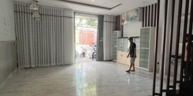 Cho Thuê Nhà 3 Tầng mặt tiền Gần Nguyễn Văn Linh. Đà Nẵng. phù hợp làm văn phòn