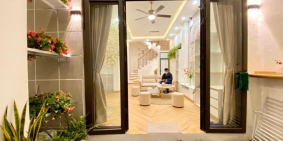 Bán nhà gấp Vương Thừa Vũ- mặt đường ô tô tránh cách 3 bước chân- 40m 4 tỷ