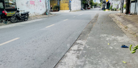 Mặt tiền Lê Lộ, 57m2, 4m x14,3m, giá chỉ 6,9 tỷ.