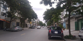 Liền kề TT1 TT2 mặt đường 24m KĐT Văn Phú view công viên 95m2x4T chỉ 12.68 tỷ.