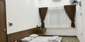 Bán nhà riêng Ô Chợ Dừa, 50m2 mt 9m, gần phố, ngõ to đùng, nhỉnh 5 tỷ.LH Trang