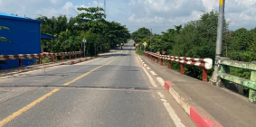 Gia đình cần bán lô đất 100m2 full thổ 950tr, đường nhựa sổ hồng riêng