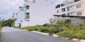 Cần bán lô đất 100m2 đường Huỳnh Tấn Phát, Q. 7, gần trung tâm văn hóa Q. 7 Sổ r