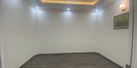 Nhà đẹp sát vườn hoa Trần Quang Diệu – Đống Đa 40m x 5 tầng chỉ 4,3 tỷ