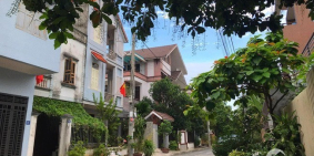 Cần sang gấp lô đất MT Lý Phục Man, Bình Thuận, Q7, DT 80m2 SHR, chỉ 2.9 tỷ