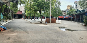 BÙM BÙM BÙM   EM CẦN BÁN NHANH . GẤP LẮM RỒI . LÔ ĐẤT ĐÚNG NGÃ TƯ THÀNH PHỐ