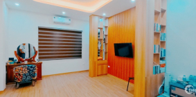 Bán nhà 5 tầng 42m2 mặt ngõ ô tô Nguyễn Phong Sắc giá 9.3 tỷ Lh 0386380199
