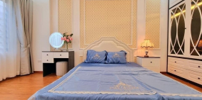 (NGÕ Ô TÔ) Bán gấp nhà ngõ 424 Ngọc Thụy giá 4.5 tỷ, 40Mx5T, Lô góc 2 thoáng