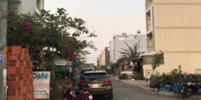 Cần bán lô đất MT Dương Quảng Hàm sau Vincom Gò Vấp, 80m2, SHR,giá 2.4 tỷ