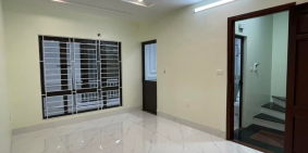 Bán nhà mặt ngõ Trần Cung, DT 35m2 5 tầng, cách phố 30m, nội thất đẹp, 3.95 tỷ