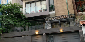 GIA ĐÌNH TÔI CẦN TIỀN BÁN GẤP  TÔI ĐỂ LẠI NỘI THẤT LUÔN . GỌI TÔI NHÉ 