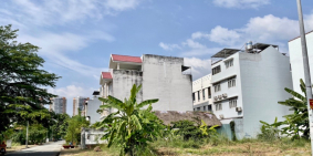 Chính chủ bán đất thổ cư MT Phạm Hữu Lầu, Quận 7, 96m2, SHR, xây tự do,Giá 2.1Tỷ