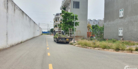 Cần bán gấp lô đất ngay mặt tiền Hoàng Hữu Nam, Q9, DT 90m2/2.2 tỷ SHR, XDTD,