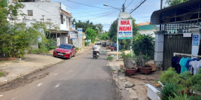 Nhà mặt tiền Kinh Doanh, Đặng Văn Ngữ, Cách Lê Duẩn 50m